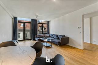 Bijzonder centraal gelegen, recent (2017) appartement bevindt zich op slechts 300m van de Grote Markt en 50m van Manneke Pis. Door gebruik te...