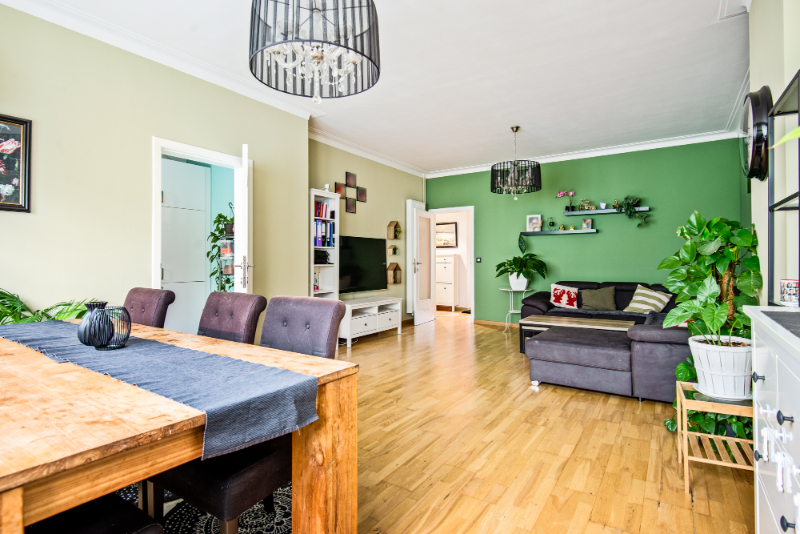 Centraal gelegen instapklaar appartement met 2 SLK, balkon en kelder - foto 3