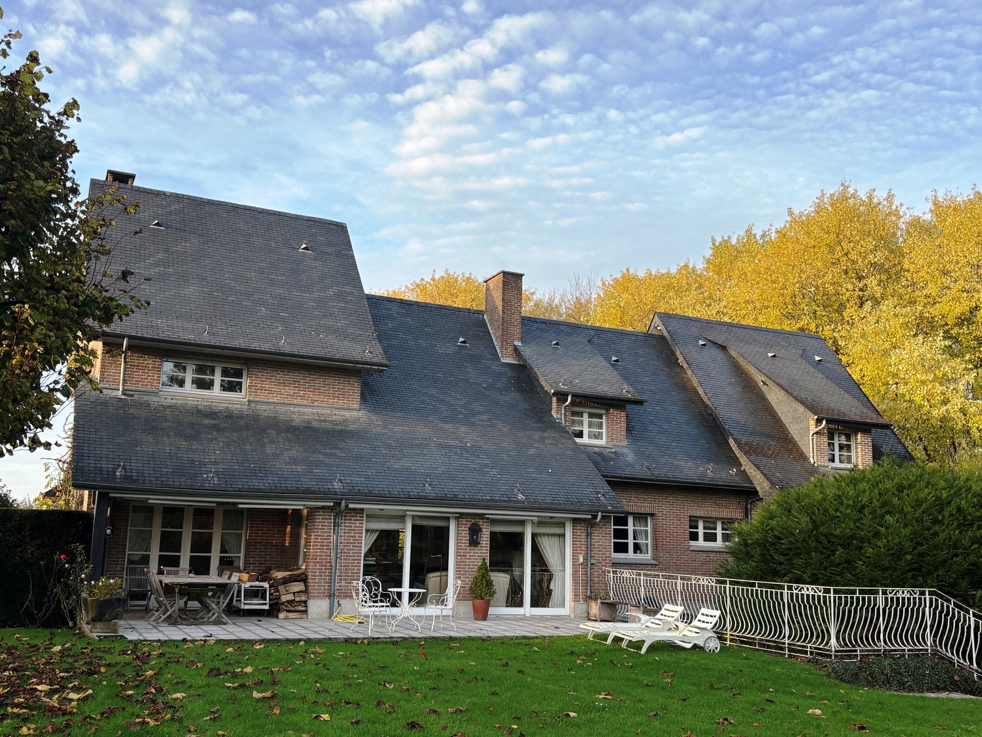 House for sale in Beaumont with 6 bedrooms - photo 2