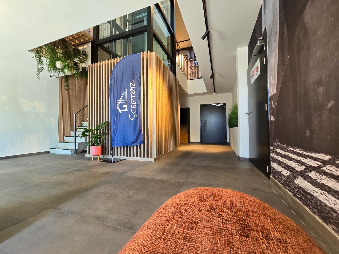 Terbeschikkingstelling van infrastructuur in vernieuwde kantoren met parking, v.a. 21 m², Genk-Noord - foto 5