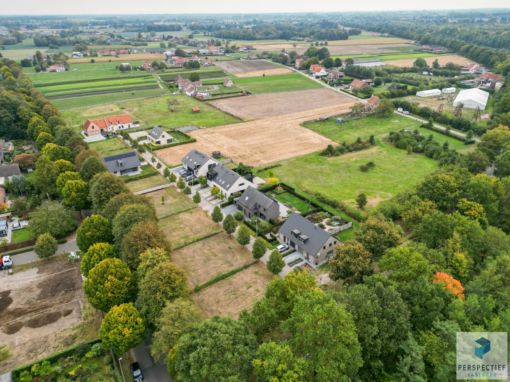 BEN-woning: Volledig en kwaliteitsvol afgewerkte nieuwbouwwoning in hedendaagse Pastorijstijl - met Zuidgerichte tuin in landelijke omgeving te Beernem - foto 2
