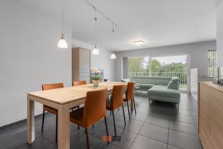 Recent, instapklaar en perfect onderhouden appartement op een centrale en vlot te bereiken ligging te Loppem.Het appartement heeft volgende...