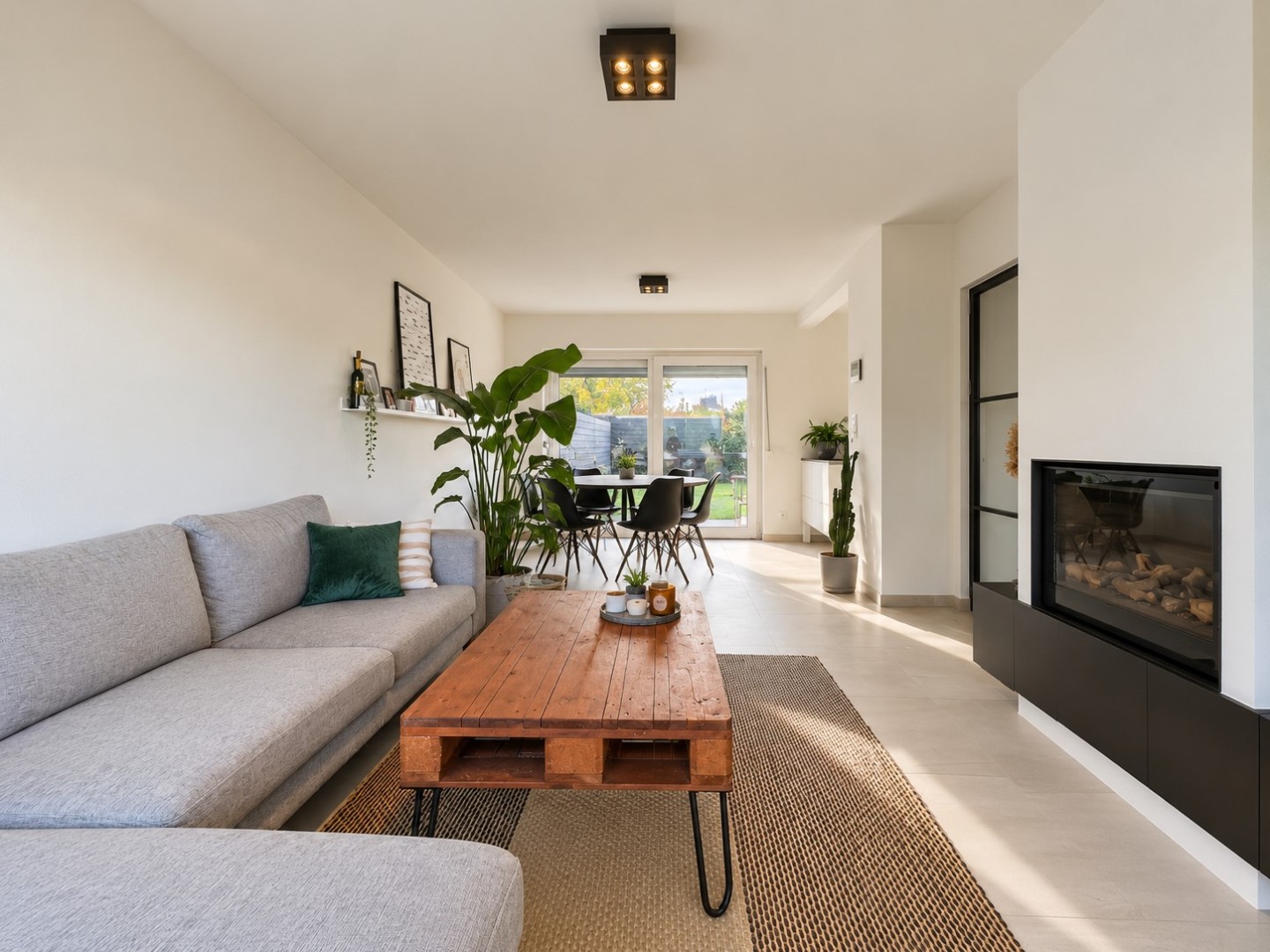 LOVENDEGEM – Gerenoveerde woning met 3 kamers, garage en tuin - foto 4