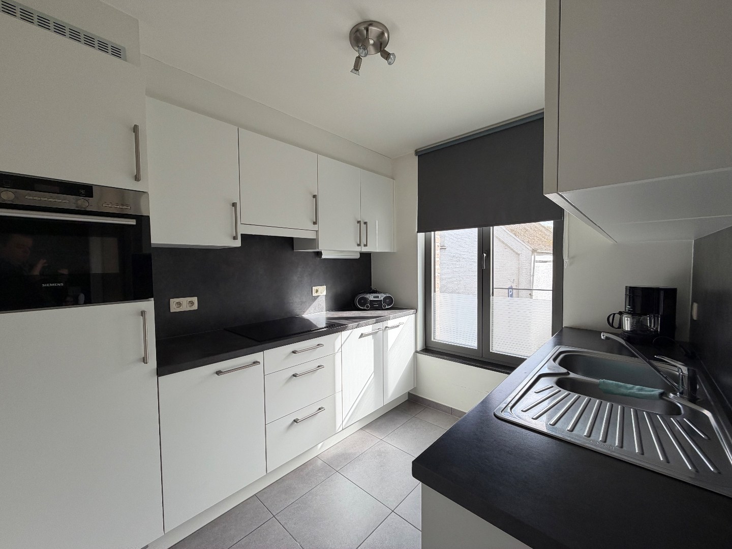 Gezellig en mooi appartement met 2 slaapkamers en autostaanplaats te huur in centrum van Geel! - foto 5