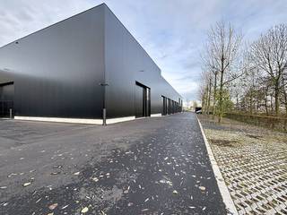 Nieuwbouw magazijn van ca. 72 m² met kantoor van ca. 19 m² te huur in Wevelgem. Inclusief 2 staanplaatsen.Het project bestaat uit 6...