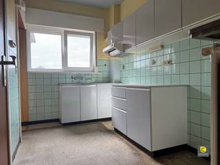   Deze ruim te renoveren woning met gevel breedte van 7 meter  bevindt zich op een zuid georiënteerde perceel van 376 m² pal in het centrum...