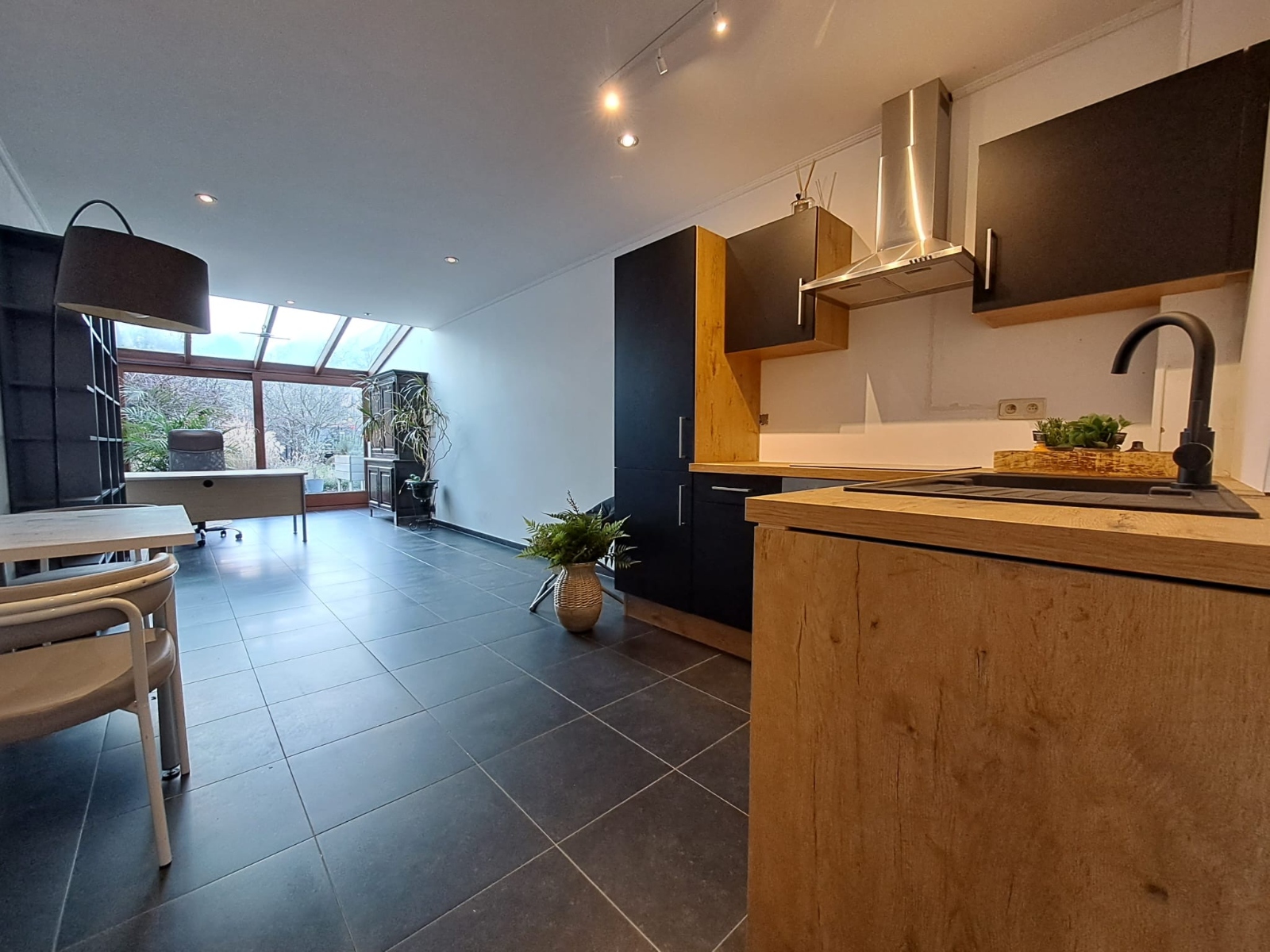 Betaalbare kantoorruimte in het hartje van Overmere - foto 1