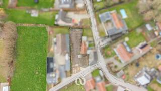 À la recherche d'un terrain de construction dans un endroit facilement accessible mais calme à Welden ? Ce terrain offre une belle opportunité...