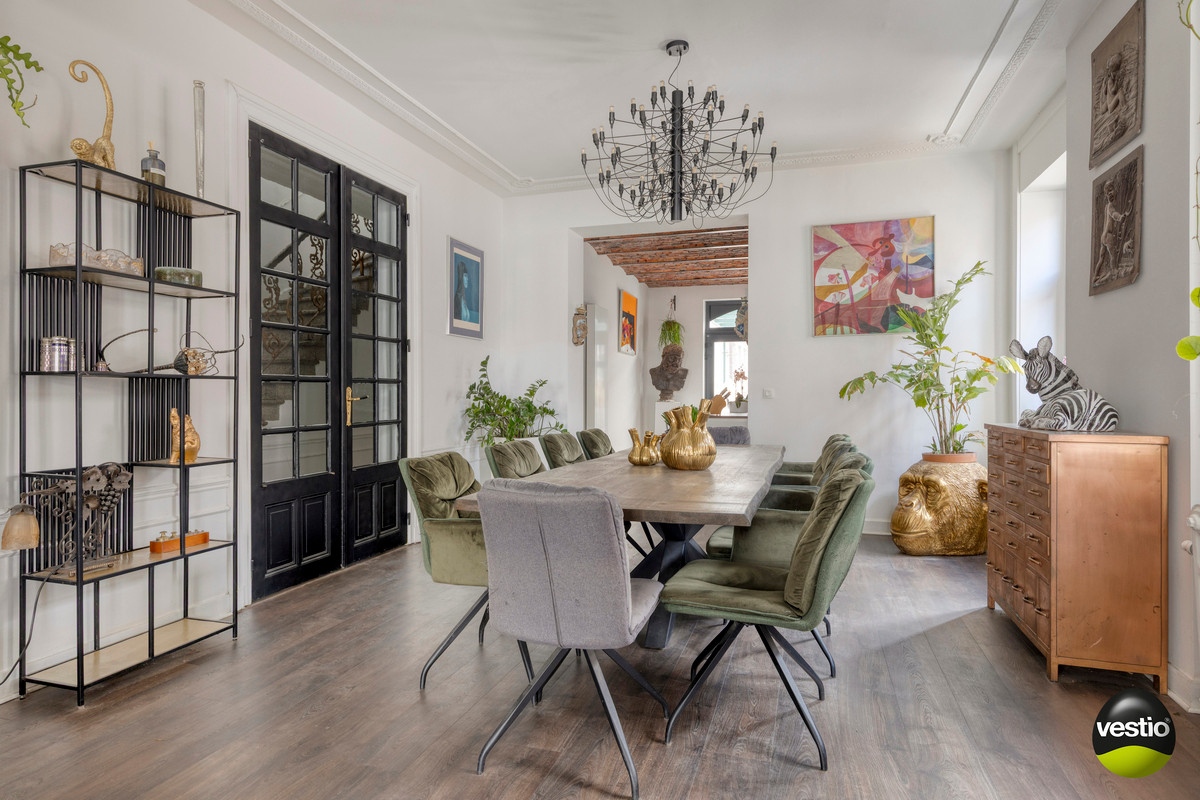 KARAKTERVOL VOLLEDIG GERENOVEERD STATIG HERENHUIS IN CENTRUM VAN TONGEREN. - foto 2