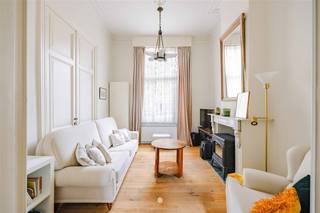 Sint-Niklaas Are you looking for a spacious, characterful middle-class home located in the center of Sint-Niklaas? Then you've come to the...