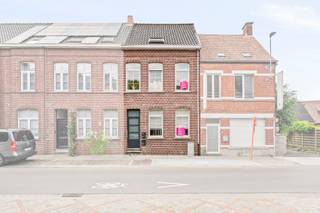 Deze opbrengsteigendom is gelegen in het centrum van Rumbeke (Roeselare). Momenteel is de woning opgedeeld in 2 appartementen.Deze woning heeft de...