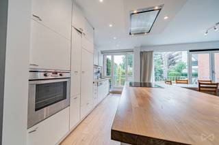 Information & viewings: 02 315 51 72We Invest is offering this beautiful ±78 m² apartment with terrace, ideally located a stone's throw from the...