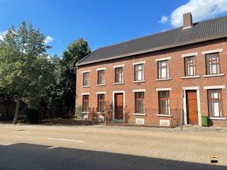 Uniek herenhuis (momenteel B&B) met tal van mogelijkheden in centrum BorgloonMomenteel is het gebouw in gebruik als B&B met 3 verbruikszalen, 2...