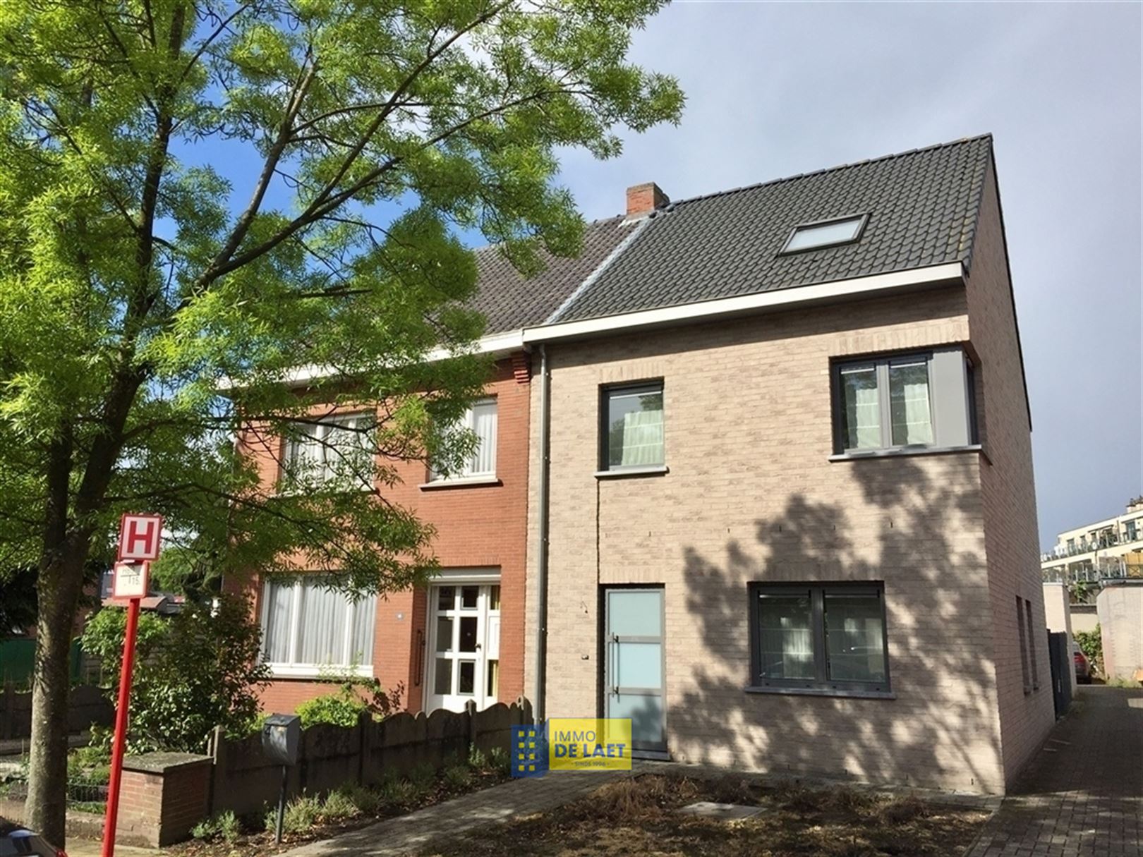 Half open bebouwing met 4 slk, tuin en grote garage. - foto 1