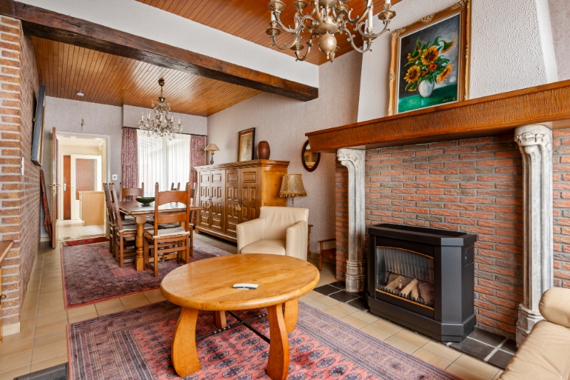 Rustig gelegen &amp; te moderniseren rijwoning met 3 SLK en koer - foto 4