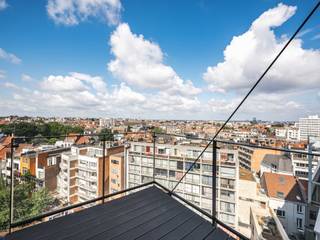 Aan de Louizalaan, in het hart van Brussel, in een volledig gerenoveerd gebouw met een conciërge die 24 uur per dag en 7 dagen per week...