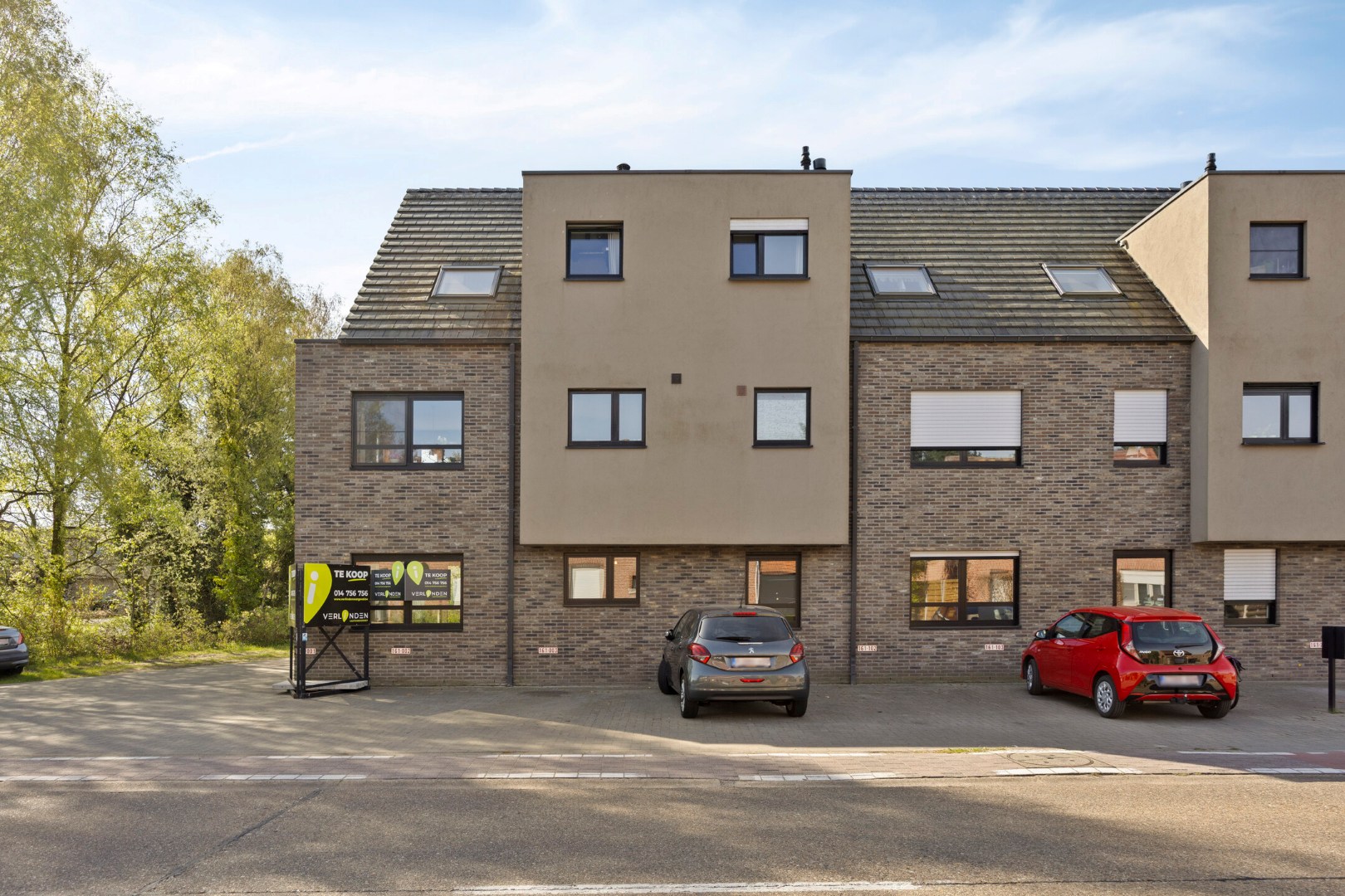 Ruim gelijkvloers 2 slaapkamer appartement met garage op centrale ligging te Dessel - foto 2