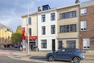 <p>**Vraag uw brochure op/bezoek aan**<br /><br />Residentie Jona is gelegen op de Leuvense stadsrand op een uiterst gunstige locatie, namelijk op de fietsdoorgang tussen de campussen situerende in centrum Leuven en de campussen gelegen in Heverlee en in de nabijheid van alle faciliteiten die een student nodig heeft. Zo bevindt sportkot zich op wandelafstand en zijn er allerlei KUL faculteiten in de buurt terug te vinden. <br /><br />De kleinschalige residentie biedt 7 hoogwaardige investeringsunits geschikt voor universiteitsstudenten, doctoraatstudenten en jonvolwassenen op zoek naar een comfortabele thuis. De units laten niets aan de verbeelding over en komen elk met privatief sanitair.<br /><br />Residentie Jona is het juiste adres voor een stabiele investering met onmiddellijk rendement!<br /><br />Interesse? Vraag je brochure op en plan uw bezoek in met onze Expert Investeringsvastgoed: jack@connect-immo.be of 0495 53 46 49<br /><br />EPC label A/ 78 kWh/m2jaar - 3452551<br />wche, gdv, gvkr, gvv</p>
