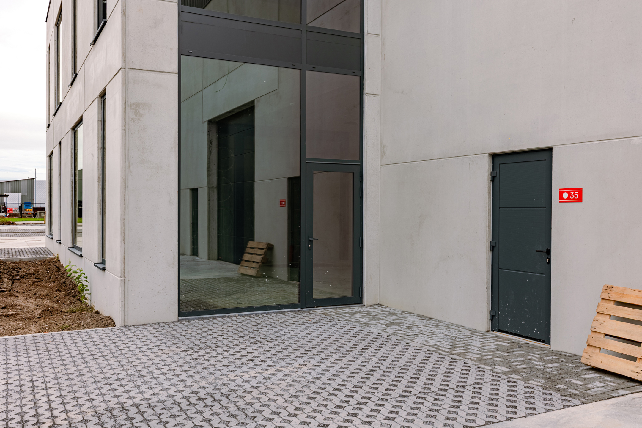 KMO-unit met kantoor op toplocatie in Oostkamp (opp 714m2!) - foto 3