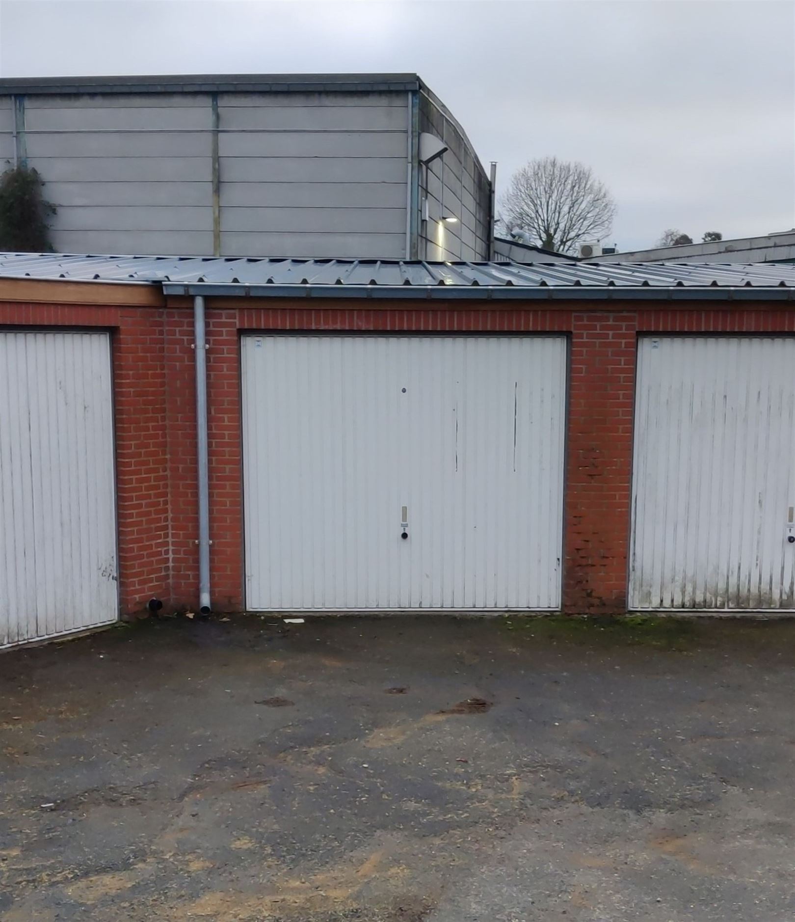 Garage for rent in Sint-Niklaas