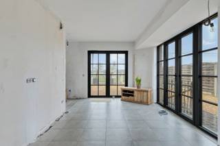 WSB-immo présente cette villa particulièrement spacieuse située sur un terrain de 14a71 à Wolvertem (Meise), une propriété qui...