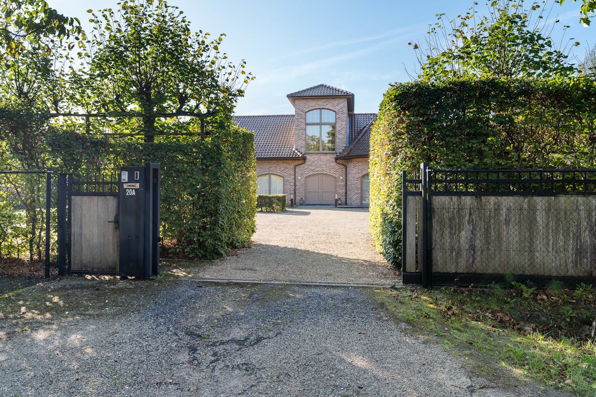 residentieel gelegen villa op 3490 m² te koop in Lichtaart - foto 2