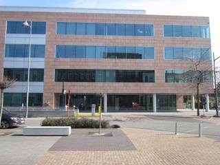 Modern open space kantoor te huur in Mechelen, pal aan het station en op enkele minuten van de E19 richting Brussel en Antwerpen. De...