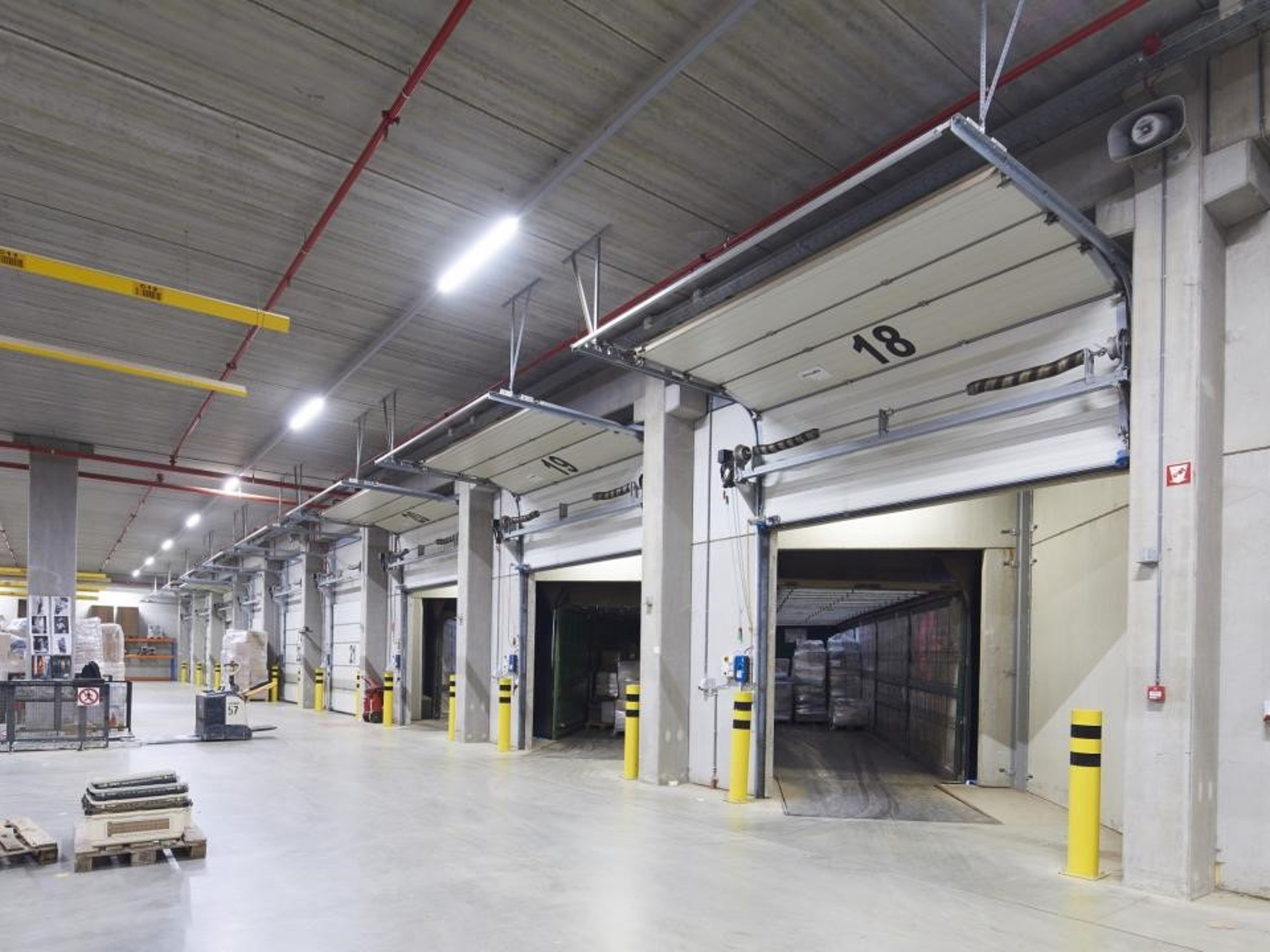 Commercial à louer à Olen - photo 3