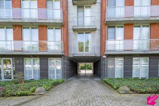 1 Ondergrondse berging te koop aan €3900, wees er snel bij!Vlot bereikbaar, zeer veilig en is uitgerust met automatische poorten.P-score: B G-score:...