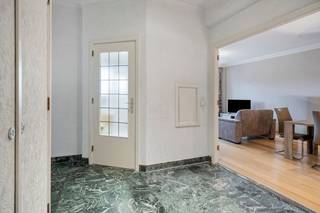 Indeling:Gelijkvloers:- ruime gemeenschappelijke inkomhal - liften en traphalVerdieping 3 (bereikbaar met lift of trap):- inkomhal met...