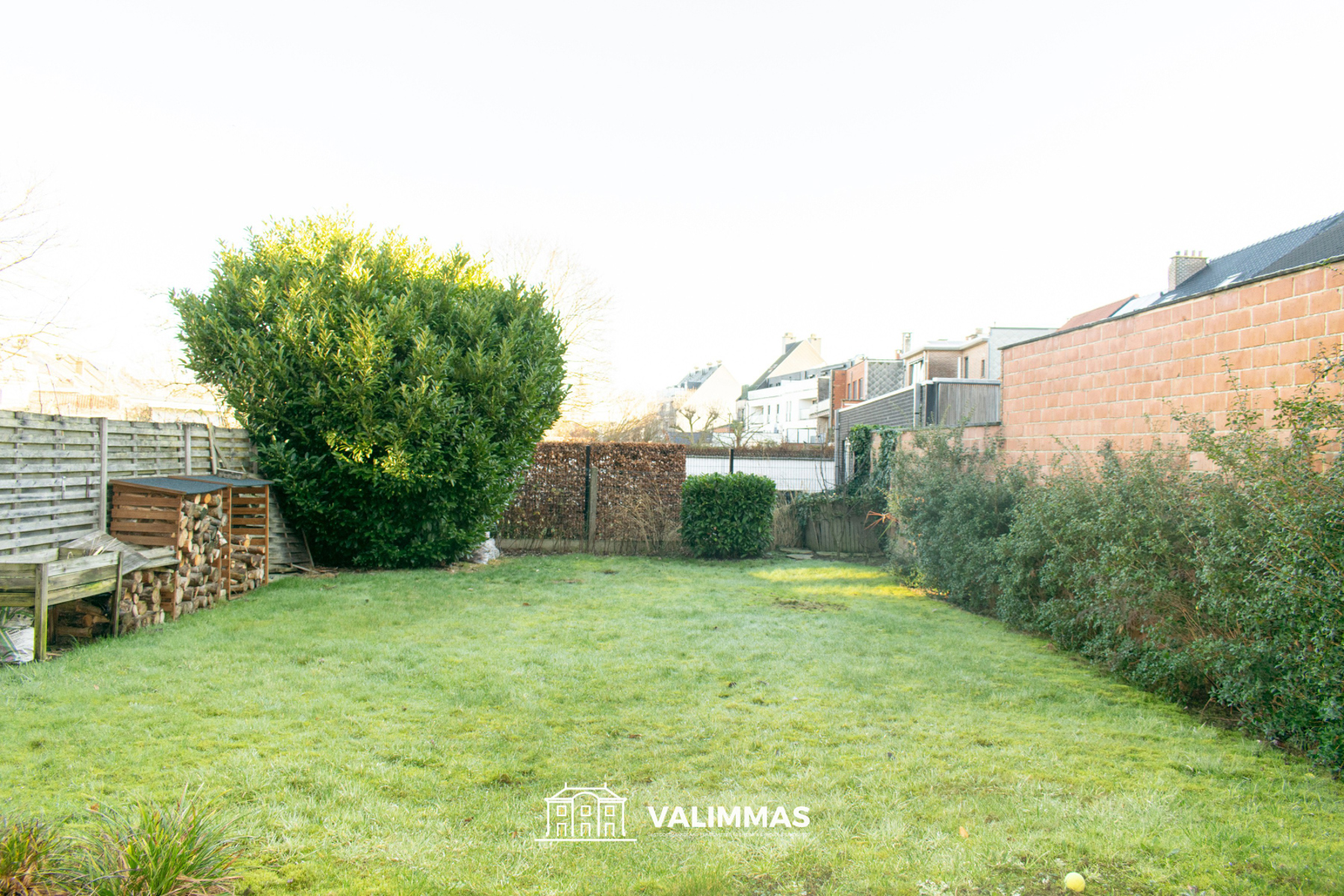 Welgelegen gelijkvloersappartement met groot terras en tuin - foto 4