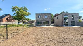 Volledig instapklare nieuwbouwwoning met 3 tot 4 slaapkamers en gunstig gelegen in Koersel!Deze uitzonderlijke nieuwbouwwoning wordt verkocht onder...