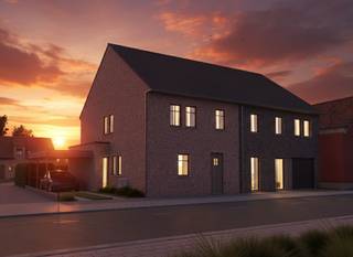 INDELING VAN DE LINKERWONING<br /><br />GELIJKVLOERS<br /><br />- Inkomhal- Gastentoilet- Leefruimte met open keuken- Trap naar boven- Berging- Carport<br />EERSTE VERDIEP<br /><br />- Nachthal met zolderluik- Apart toilet- Badkamer- 3 slaapkamers<br />ZOLDERVERDIEP<br /><br />- Zolderruimte<br />Afbeeldingen zijn steeds illustratief en contractueel niet bindend.<br /><br />De koper heeft deels nog inspraak in de stijl en afwerking van de woning voor zover deze zaken niet werden vastgelegd door vergunning of bestelling van materialen.<br /><br />TIP: Hoe sneller U beslist in de bouwfase, des te meer inspraak U heeft in de keuze van materialen en/of afwerking.<br /><br />ECO-uitvoering dat voldoet aan strenge energienormen.<br /><br />- Zonnepanelen- Doorgedreven isolatie- Warmtepomp i.p.v. gas- Vloerverwarming- Ventilatie D- Max. E-peil = 30- Elektriciteitsaansluiting : 3 fasen