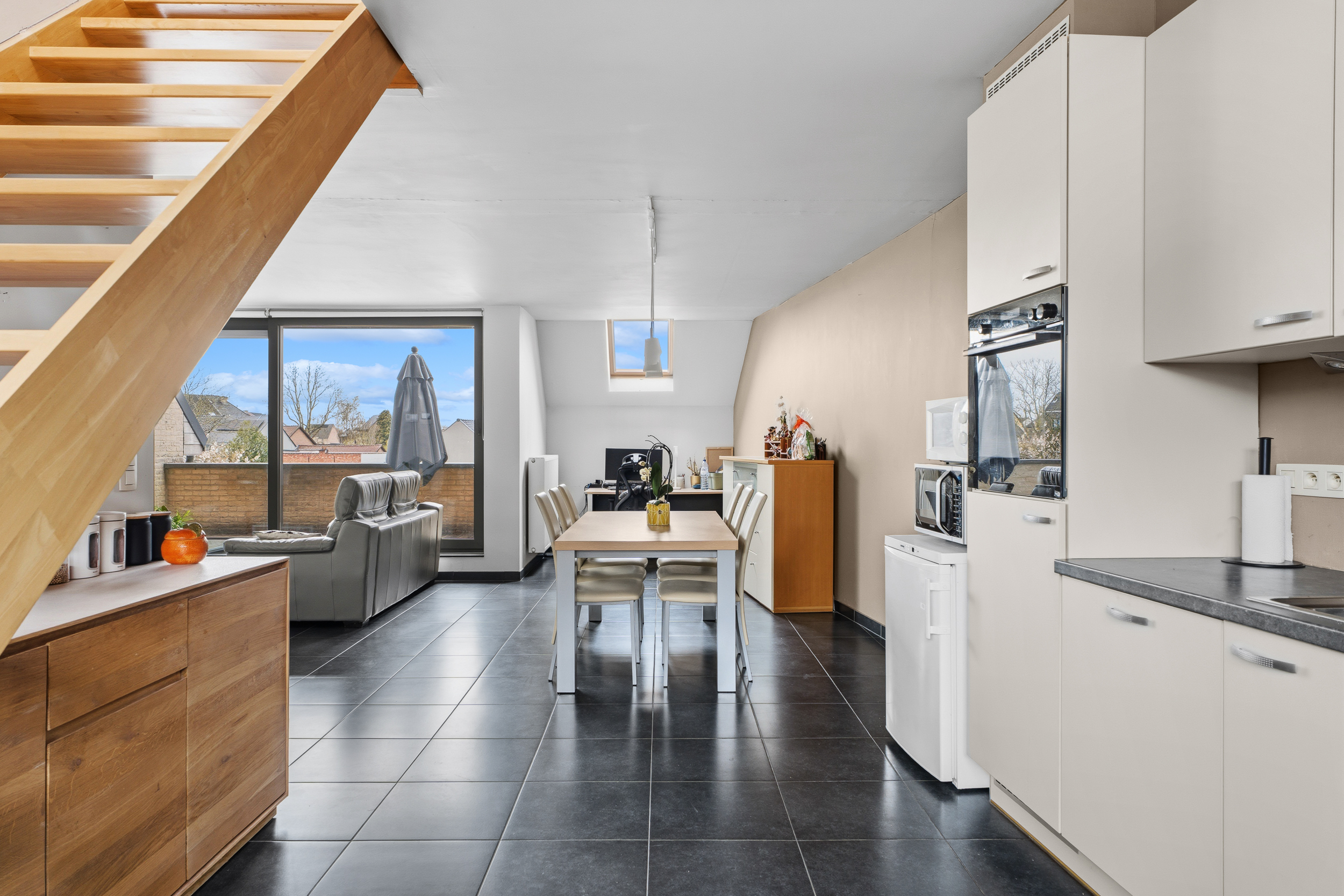 Duplex-appartement met veel licht, 3 slaapkamers en garage - foto 5