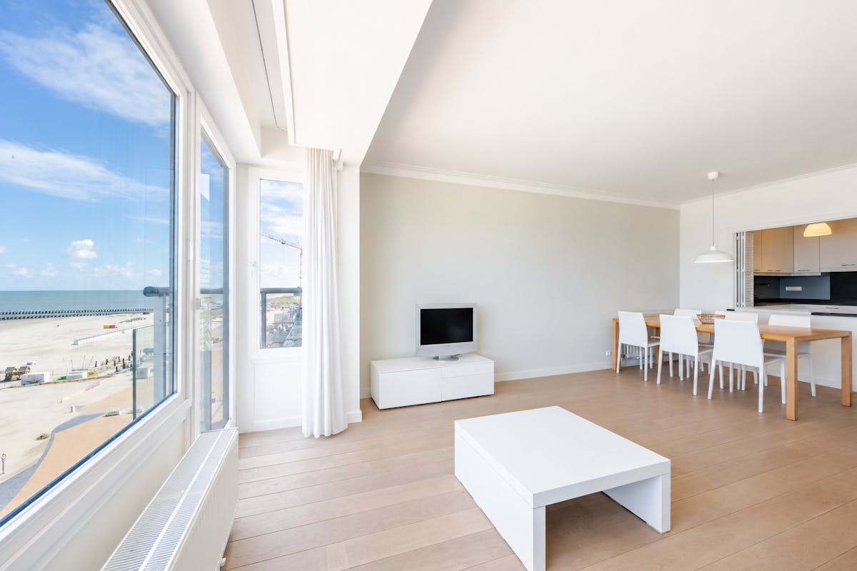 Appartement magnifiquement rénové avec vue frontale sur la mer - photo 4