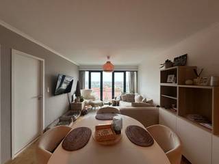 À louer : appartement soigné d'une chambre au cinquième étage de la résidence Hydro Palace à Mariakerke. Cet appartement lumineux bénéficie d'une belle vue sur Mariakerke et se trouve dans un emplacement privilégié, à quelques pas seulement de la digue et de la plage. L'arrêt de tramway est tout proche, ce qui vous permet de rejoindre facilement le centre d'Ostende et Middelkerke. Le salon donne accès à une agréable terrasse où vous pourrez profiter pleinement du soleil le matin et en début d'après-midi. La cuisine et la salle de bains ont été récemment rénovées et offrent un confort moderne. L'appartement est disponible immédiatement et est loué pour 725 euros par mois, avec une avance de 60 euros pour les frais généraux.<br /><br /><br /> 