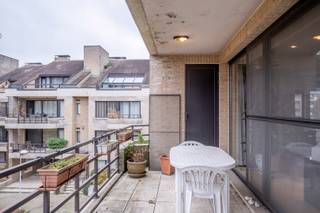 Ruim en goed onderhouden duplex appartement (183 m²) op de 2de verdieping in residentie ‘Domein Esmoreit’. Zeer rustig gelegen aan overzijde...