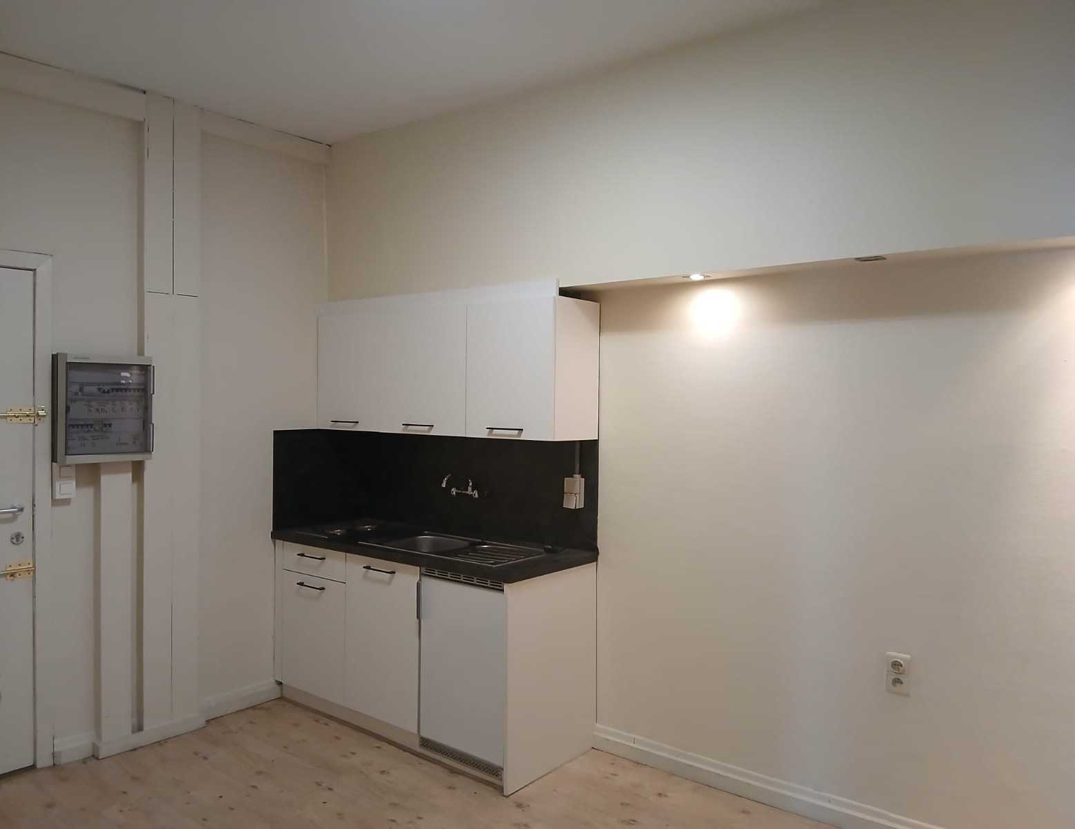 Commercieel hoekpand met veel lichtinval en een oppervlakte van 115m². - foto 5