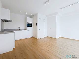 E-mail: dries.v@weinvest.be TEL: 0471 682 737We Invest biedt u exclusief dit prachtige, moderne appartement van 70 m² aan, gelegen op de 3e...