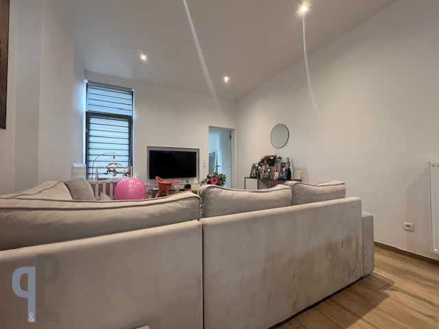 Totaal vernieuwde woning met tuin - foto 4