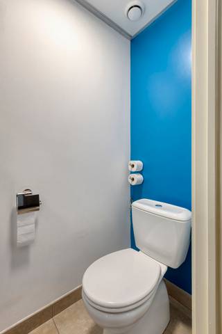 Deze instapklare woning combineert een moderne afwerking met een uiterst gunstige ligging in het hartje van Aarschot. Dankzij het EPC-label A...