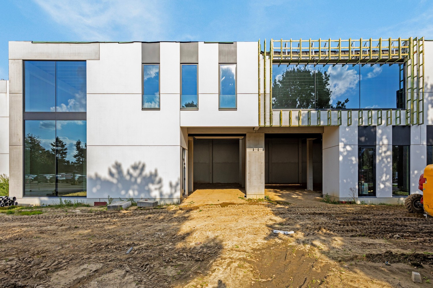 Modern bedrijfsgebouw op knappe site te koop! - foto 4