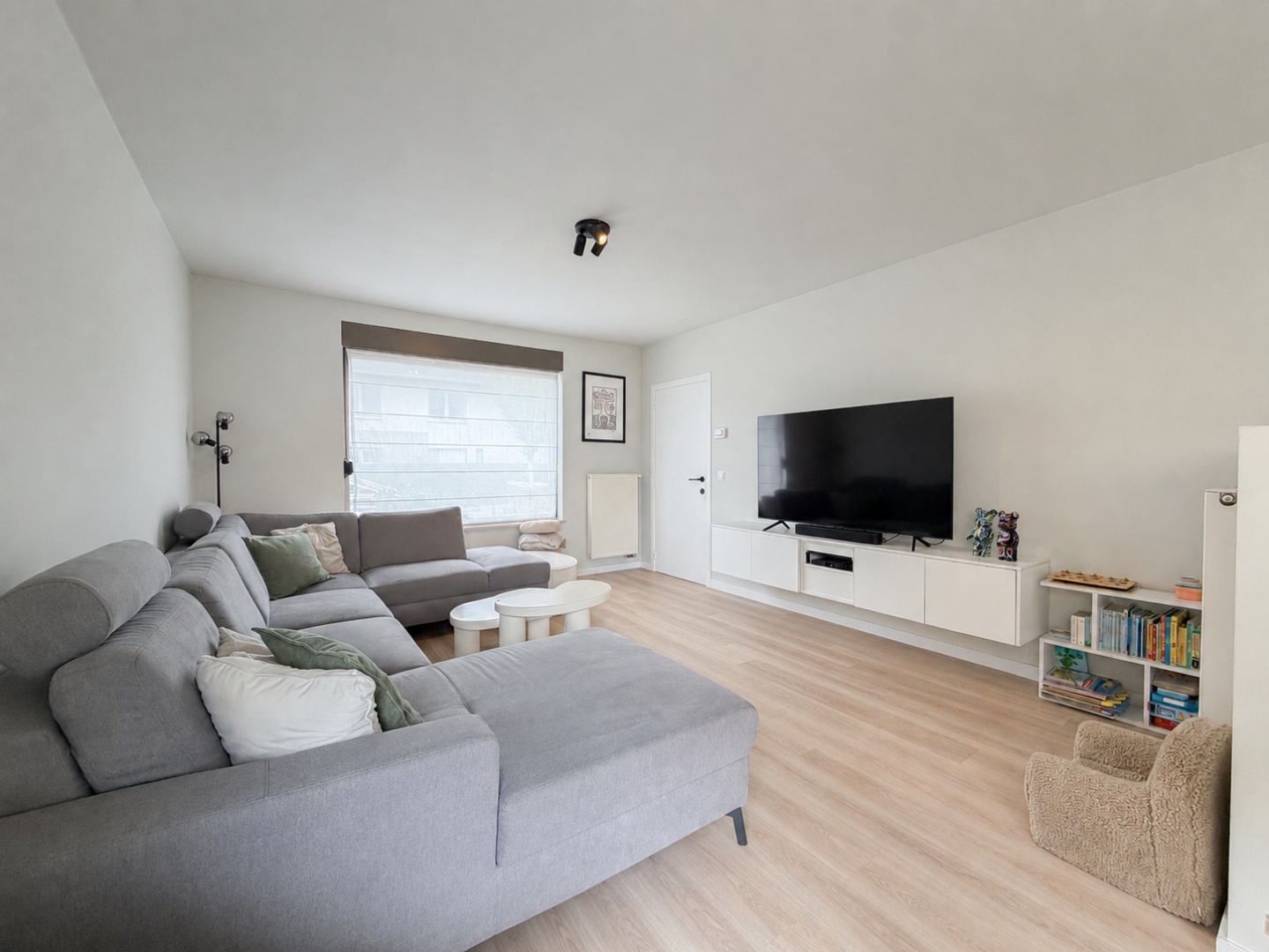 Te koop, Recente en energiezuinige gezinswoning met 4 slaapkamers en garage te Zulte! - photo 4