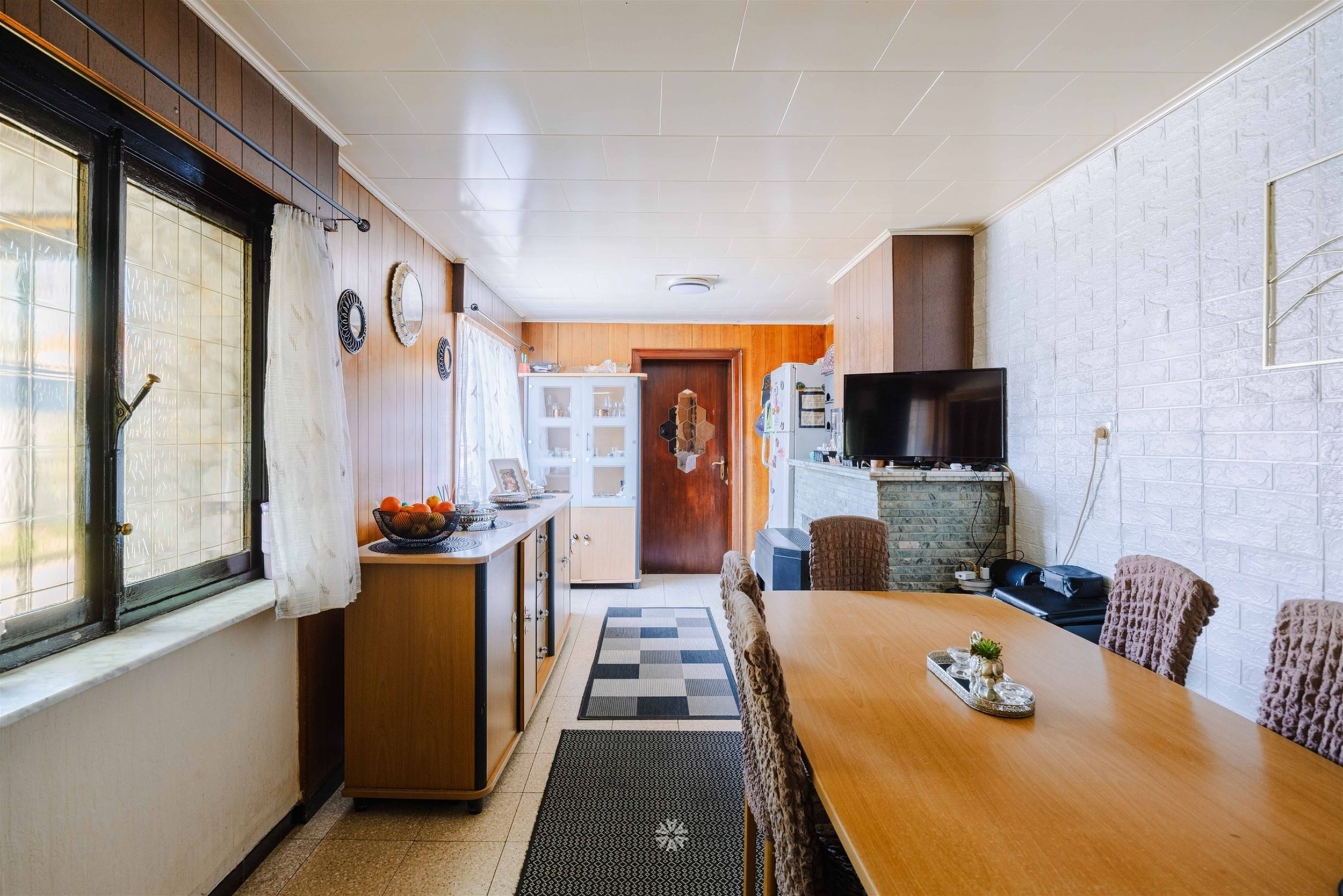 Te renoveren halfopen bebouwing met 3 garages - foto 5