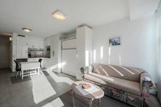 Ready to move in and furnished studio for sale in the center of Middelkerke, close to shops, public transport and the Zeedijk. You are on the second floor of the Providence Residence. <br /><br />Layout:<br />- entrance hall<br />- living room with open kitchen equipped with the necessary comfort<br />- bathroom with toilet, shower, washbasin <br /><br />There is also a communal bicycle shed.<br /><br />Pluses:<br />- near the center, seafront, restaurants and casino<br />- quiet residence<br />- bike storage<br />- compliant electrical installation inspection (valid for 25 years)<br />- favourable EPC label<br /><br />Are you looking for a ready-to-move-in studio for sale in the center of Middelkerke. Don't hesitate to contact us for a visit!<br /><br />Register of measures: no
