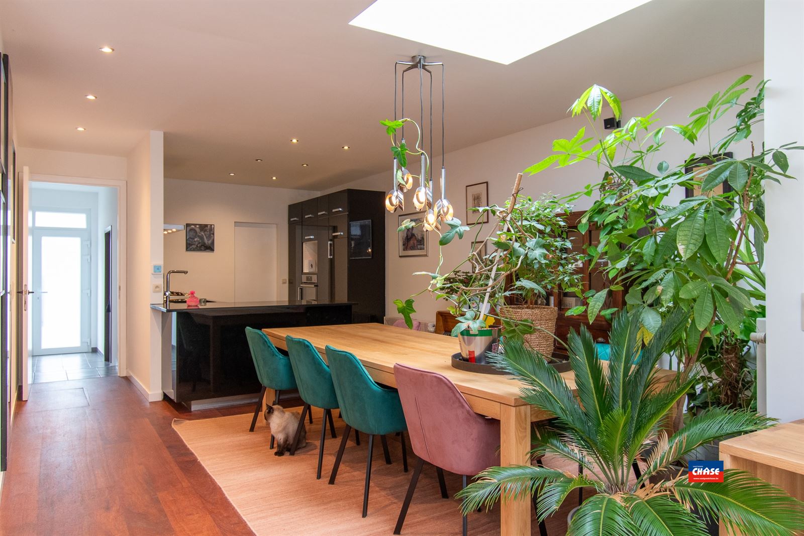 Ruime woning met 2 slpks, garage en tuin - foto 5