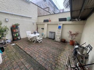 Knus 1 slaapkamer appartement op de -0,5 verdieping van een kleine mede-eigendom (4 appartementen). Het appartement beschikt over 3...