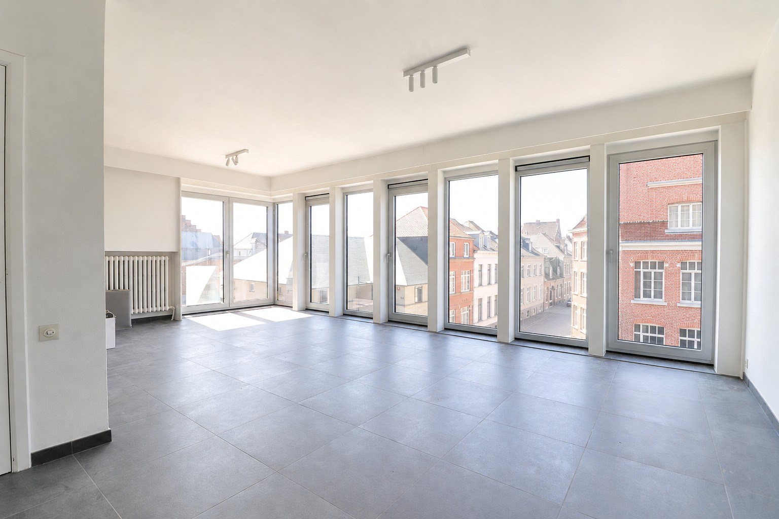 Lichtrijk appartement in hartje Izegem - foto 1