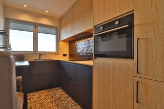 Op zoek naar een instapklaar appartement met veel licht, een zuidgericht terras en drie slaapkamers in het centrum van Beveren? Dan is dit...