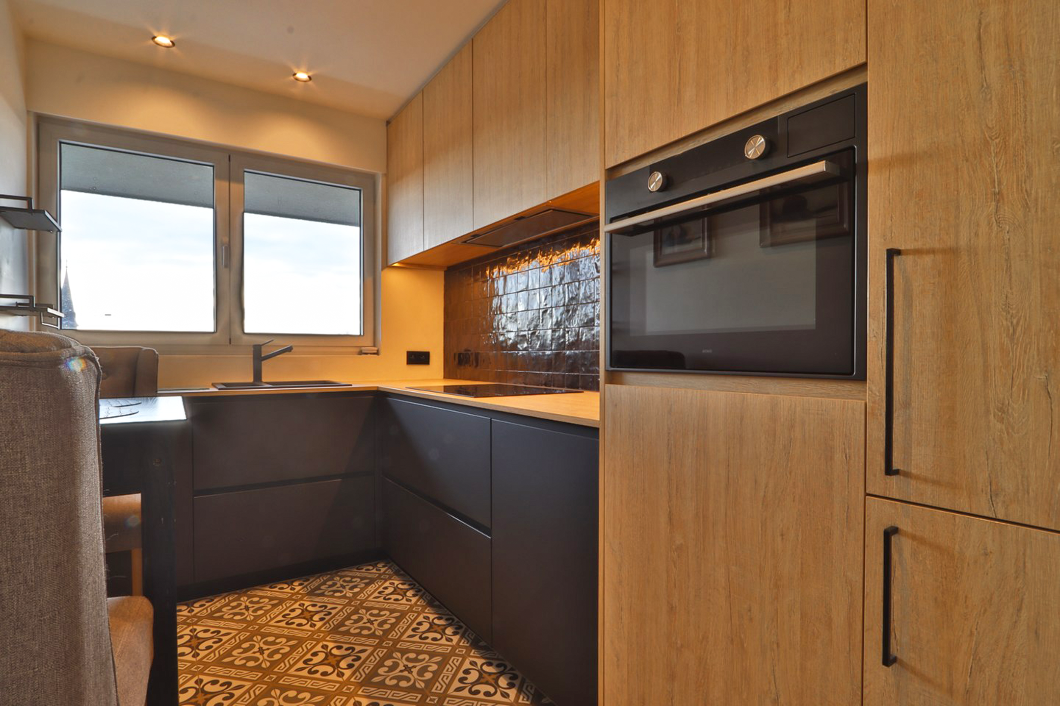 Lichtrijk hoekapp. met 3 slpks. en terras in hartje Beveren - foto 3